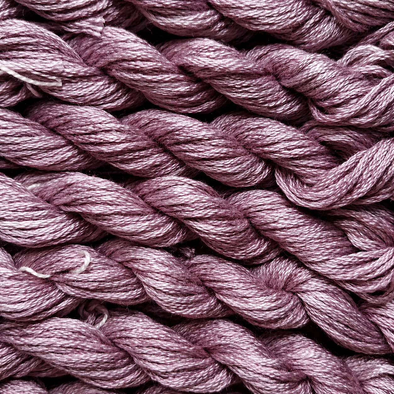 008. Mauve MINI - Solid 100% mulberry Silk Thread