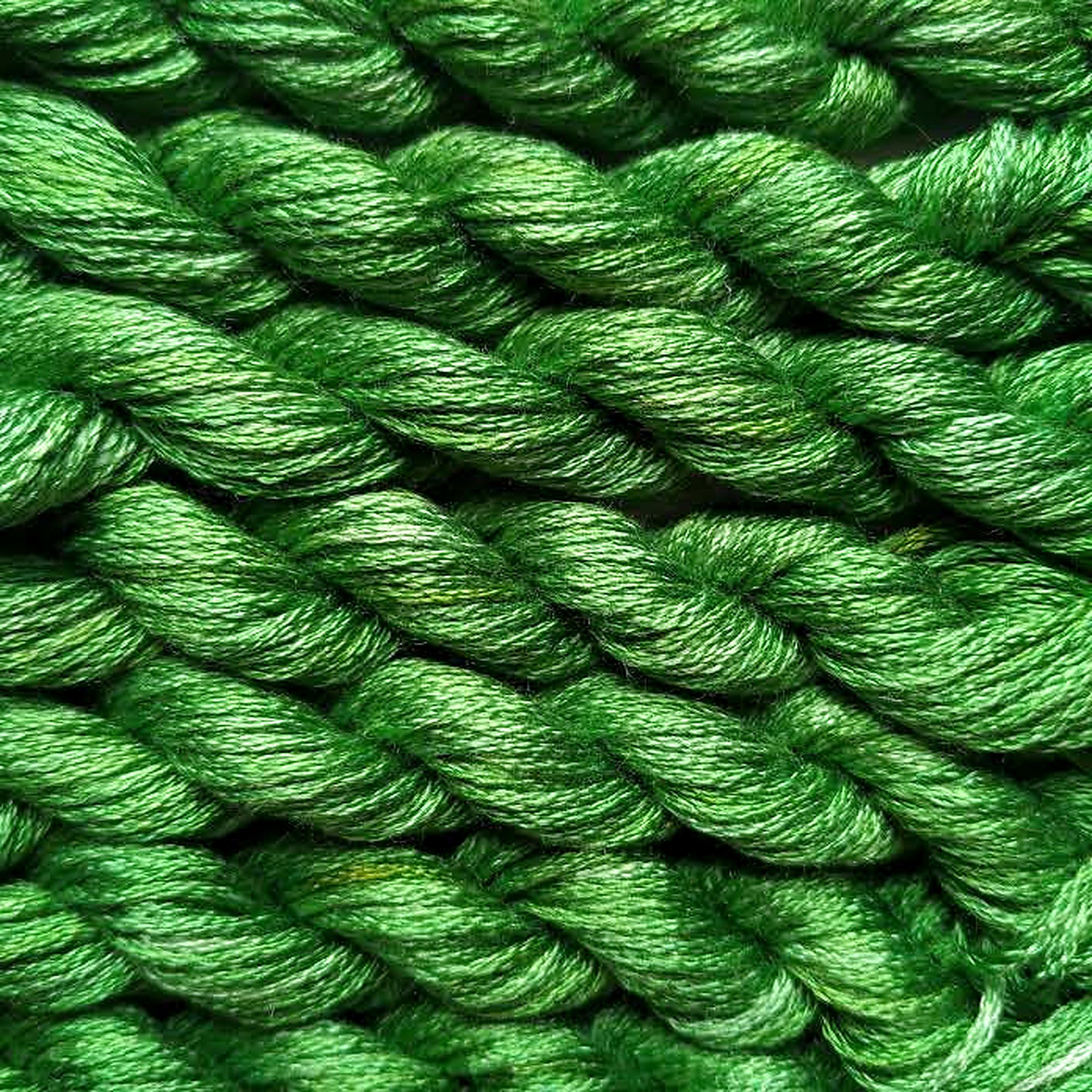 017. Green MINI - Solid 100% mulberry Silk Thread