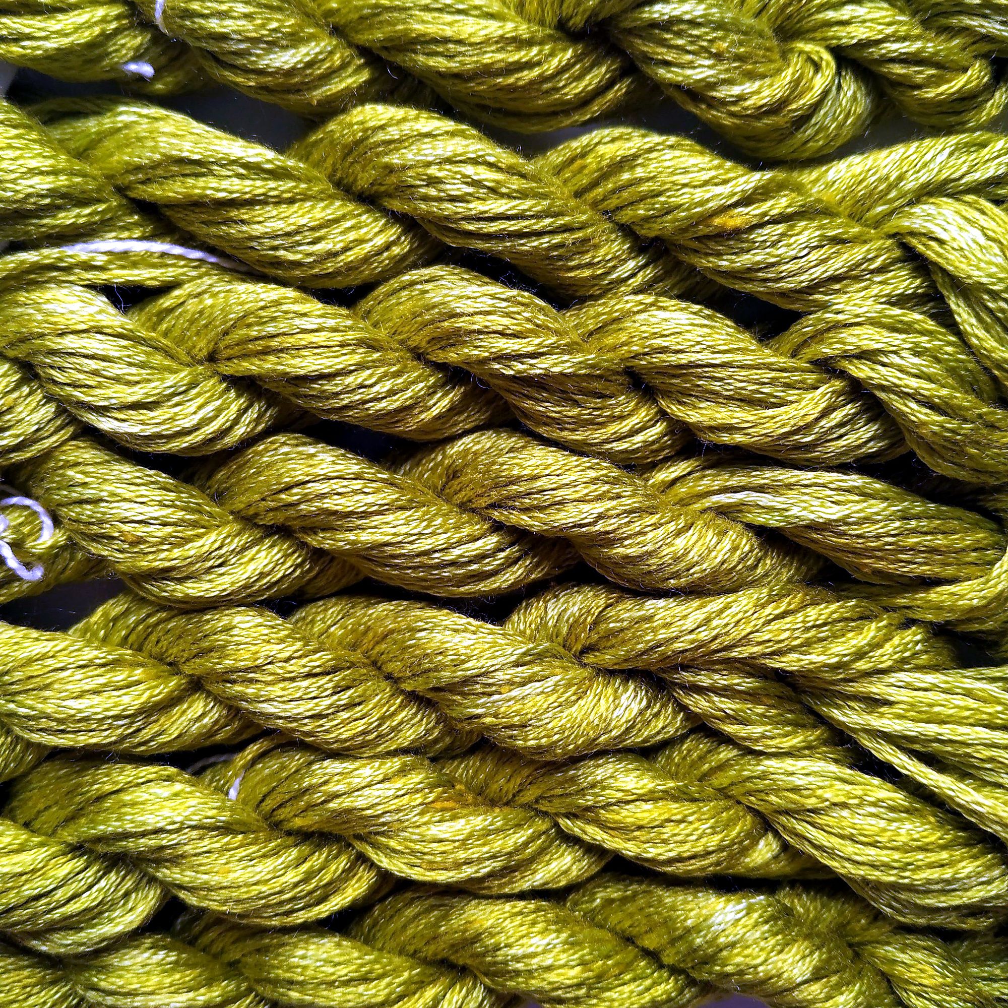 033. Olive MINI - Solid 100% mulberry Silk Thread