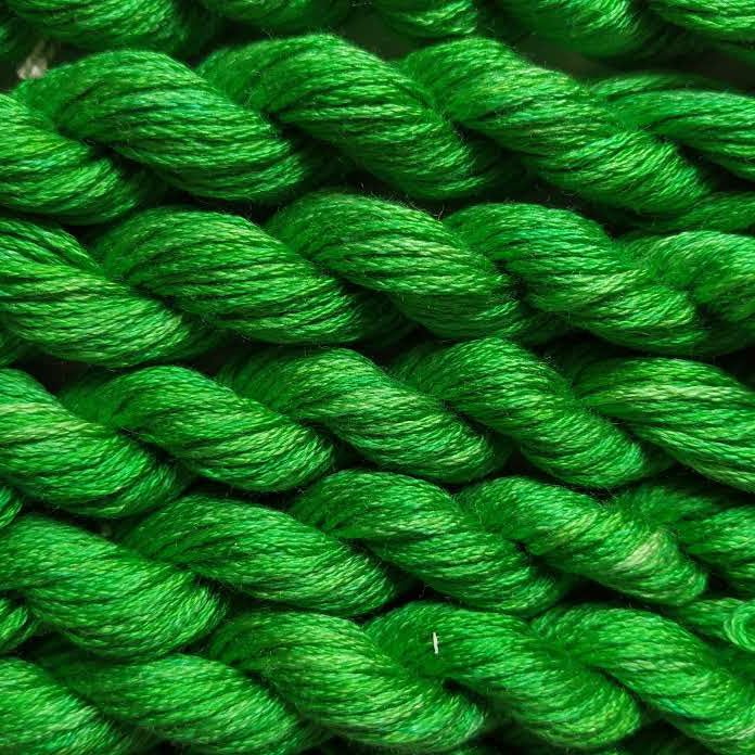 039. Bright Green MINI - Solid 100% mulberry Silk Thread