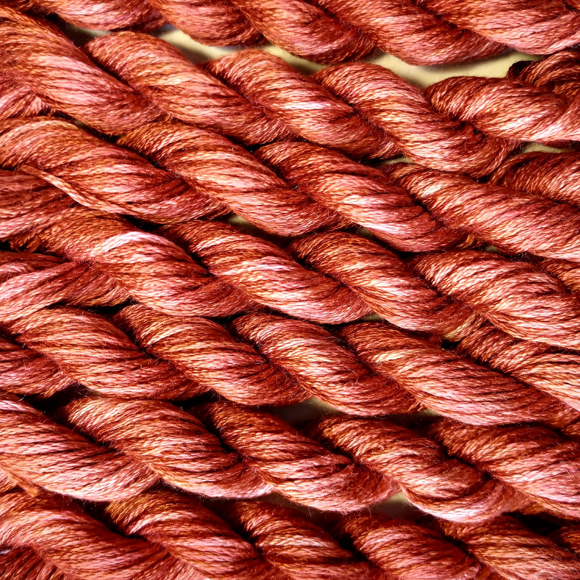 048. Pepper MINI - Solid 100% mulberry Silk Thread