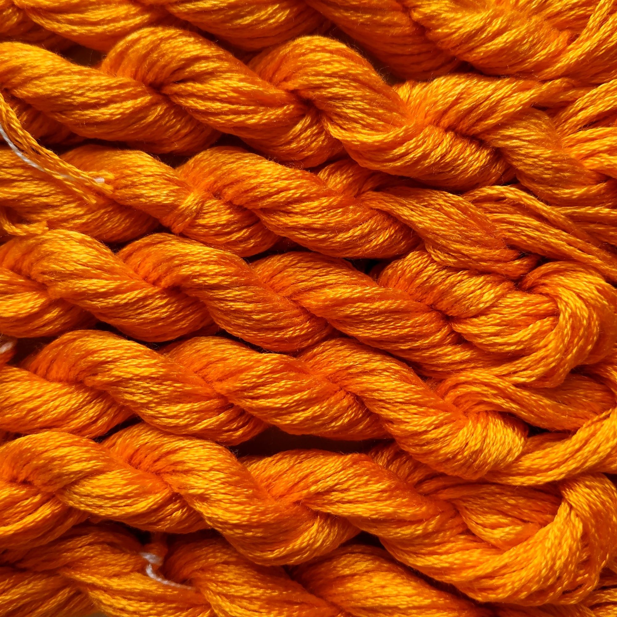 052. Electric Orange MINI - Solid 100% mulberry Silk Thread