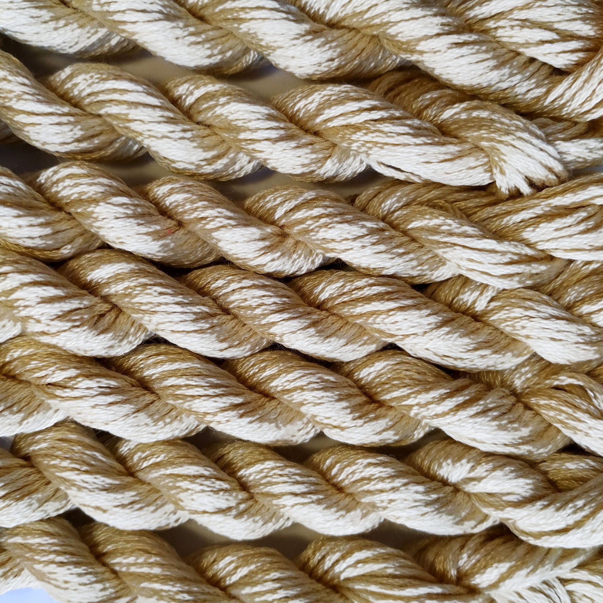 062. Ivory Light MINI - Solid 100% mulberry Silk Thread