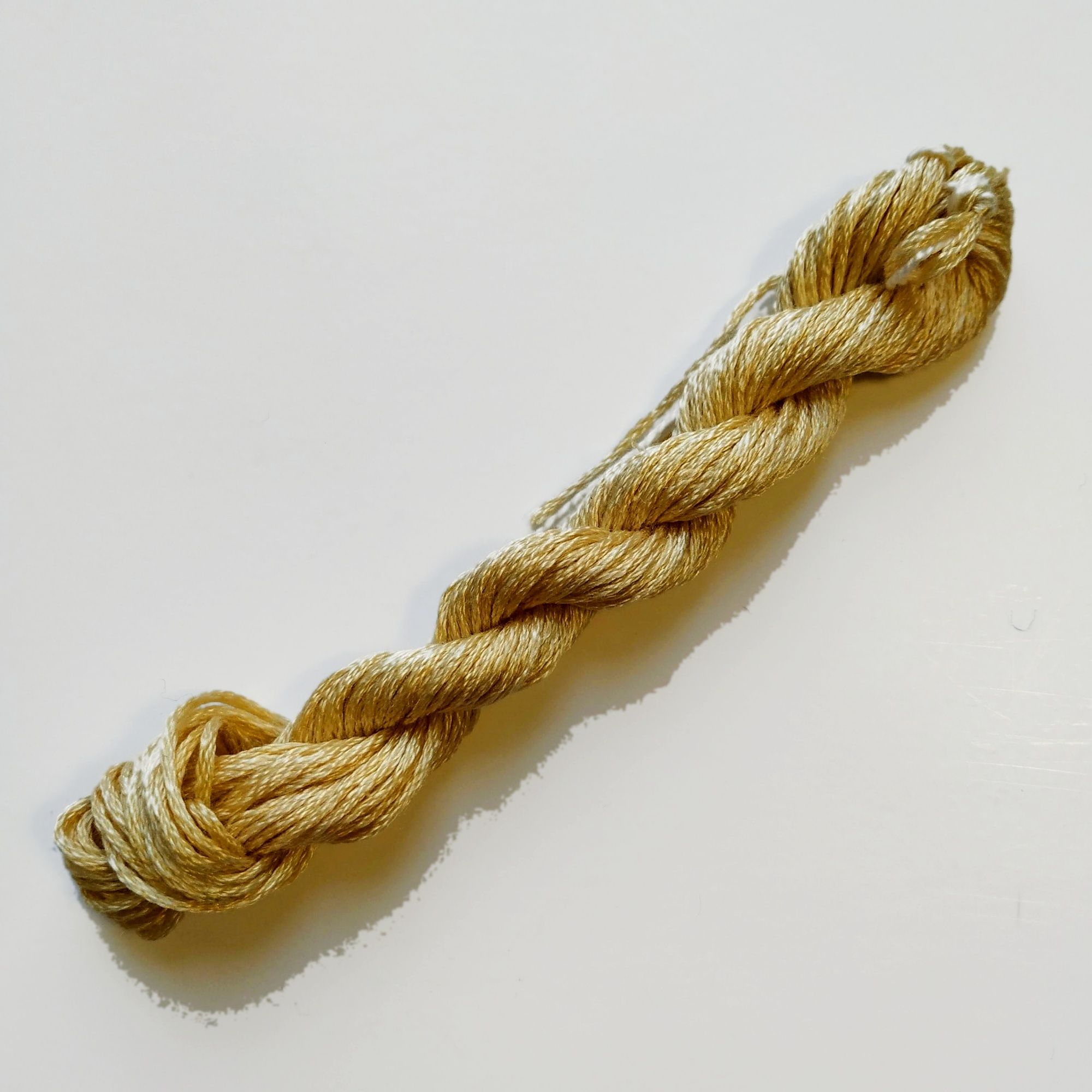 062. Ivory Light MINI - Solid 100% mulberry Silk Thread - Image 2