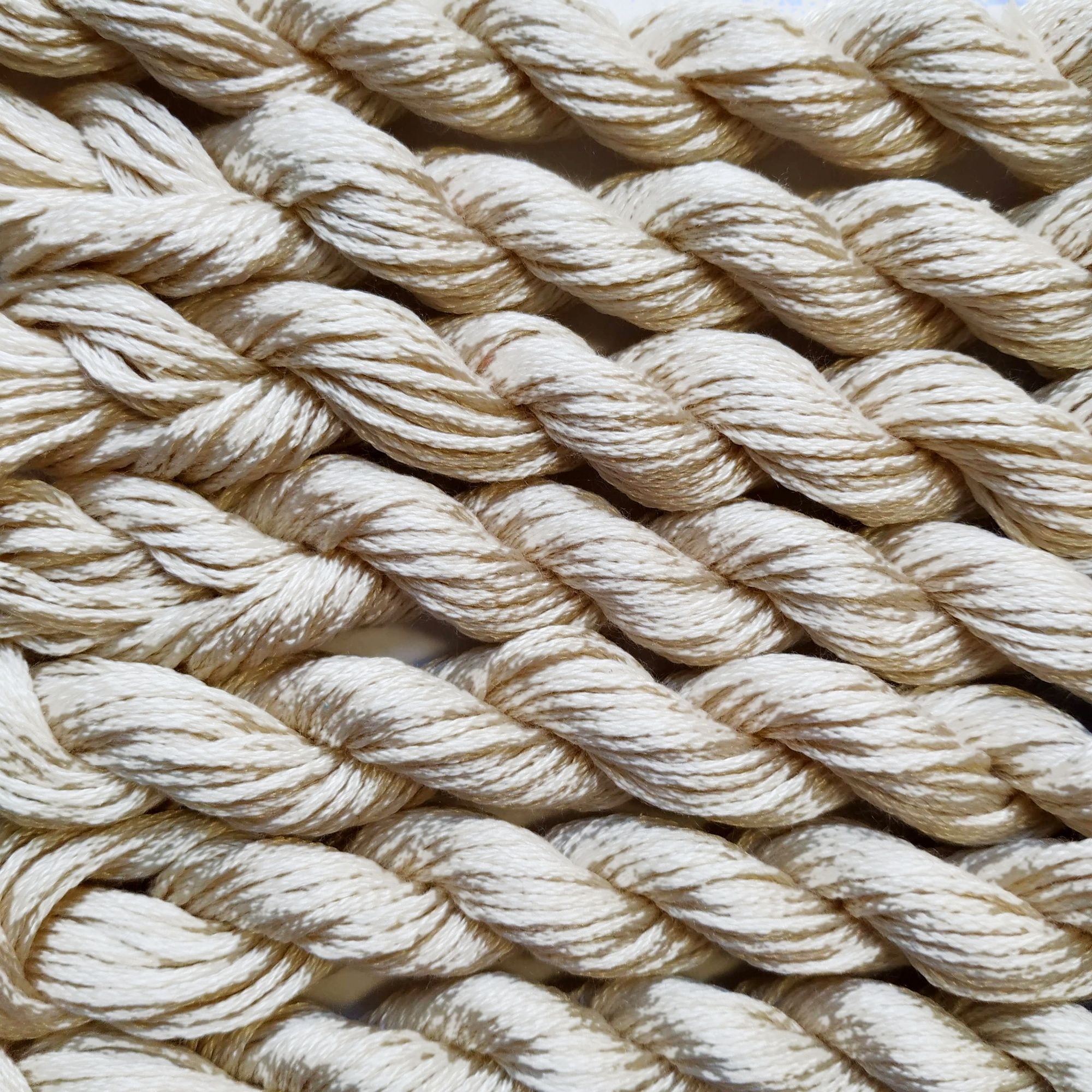 063. Cream MINI - Solid 100% mulberry Silk Thread
