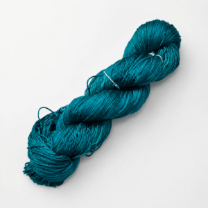 Peacock – Hand-Dyed mulberry Silk Hank, 50 g